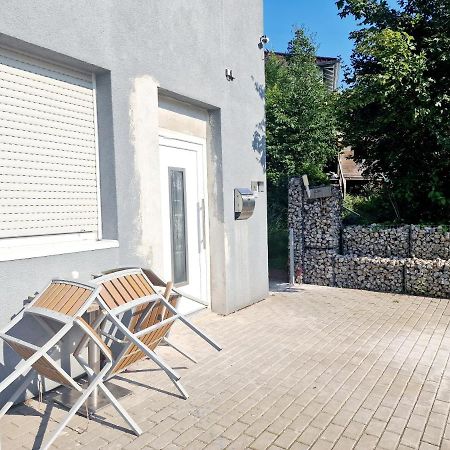 Gruppenfreundliches Apartment هيرتسوجيناوراخ المظهر الخارجي الصورة