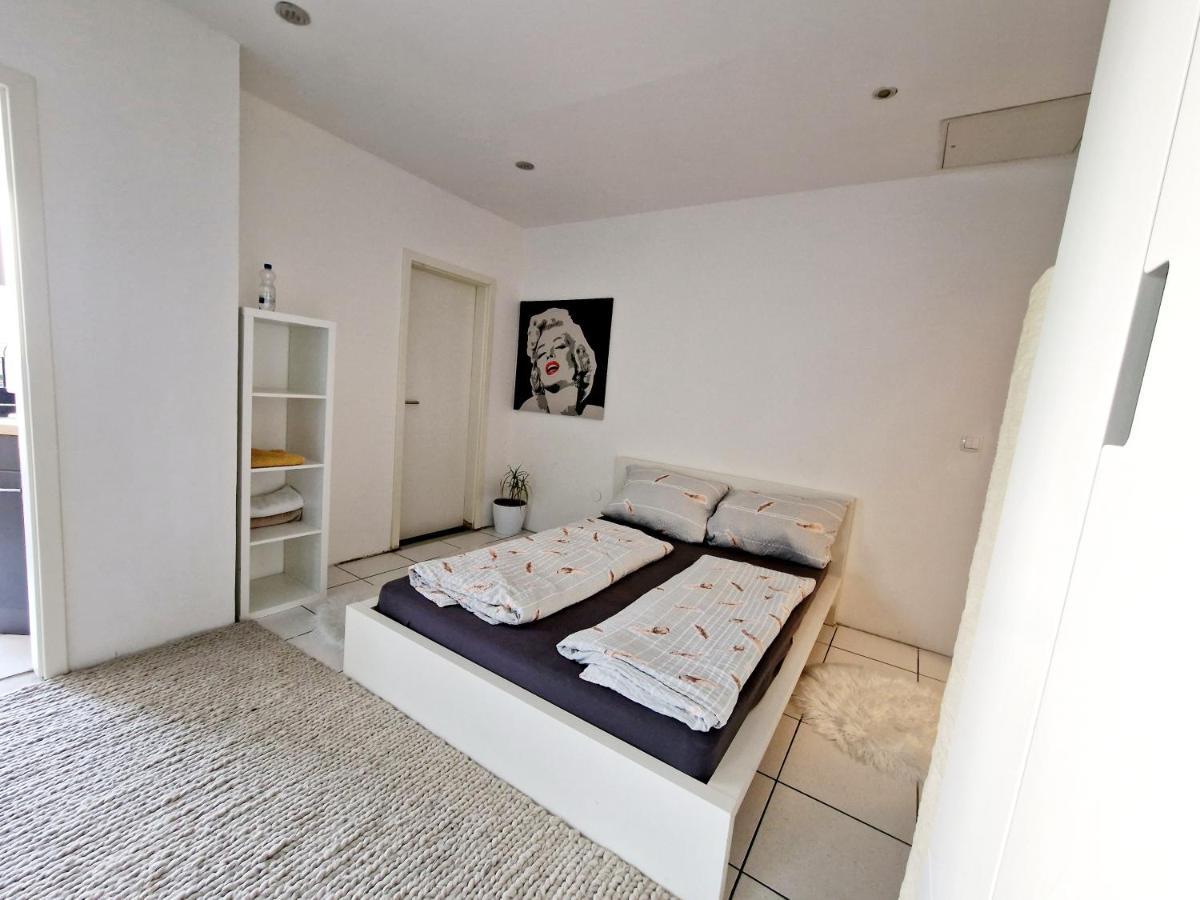 Gruppenfreundliches Apartment هيرتسوجيناوراخ المظهر الخارجي الصورة